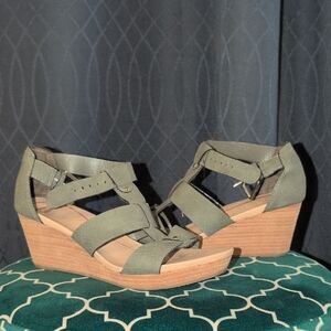 Dr. Scholl's Sage Wedge Sandals